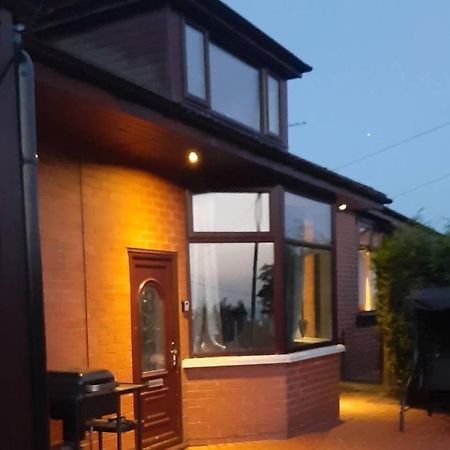 Sunny Lynn Villa Oldham Buitenkant foto